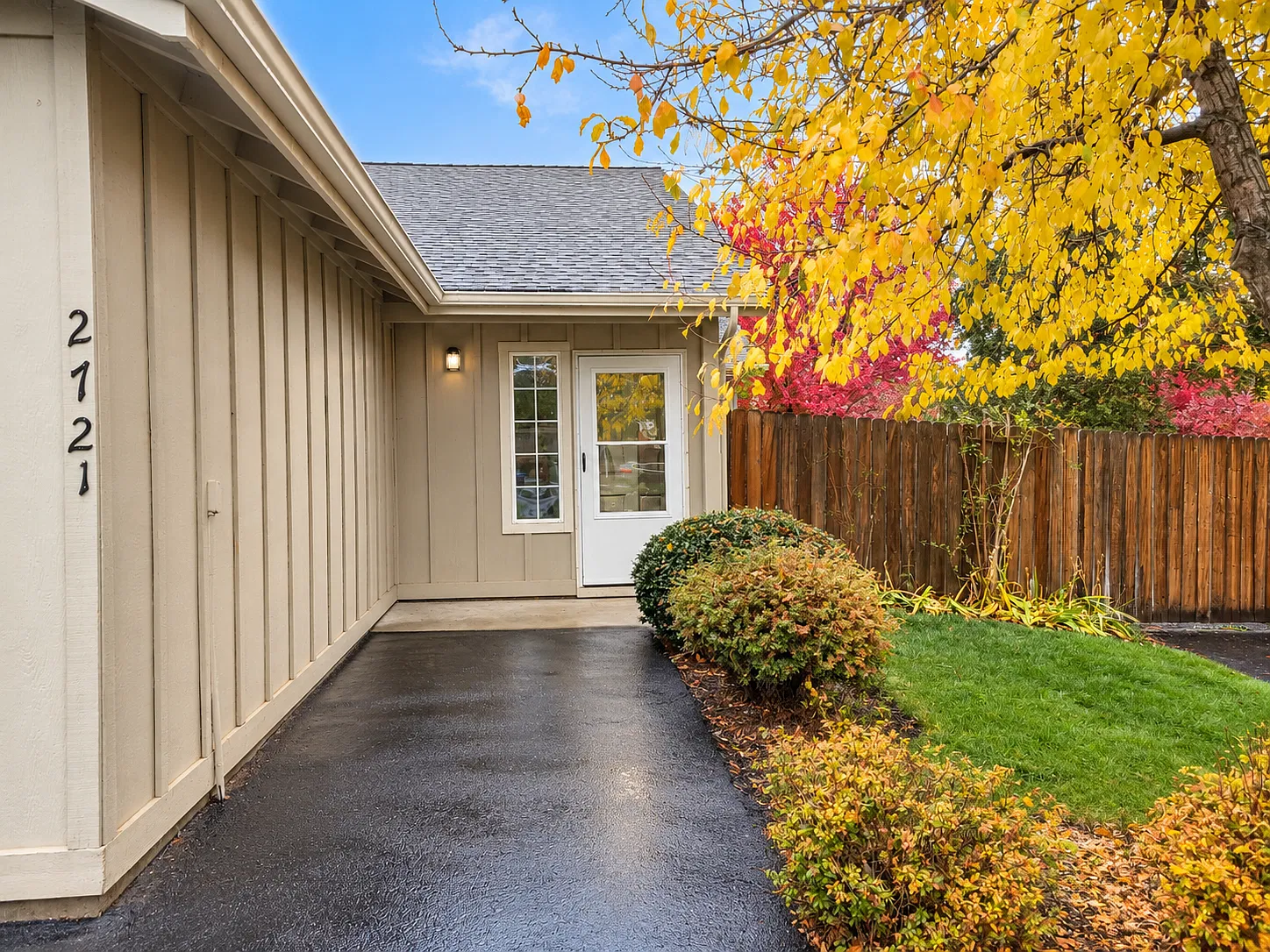 3 bed, 1200 sqft, $2,295 — Photo 1
