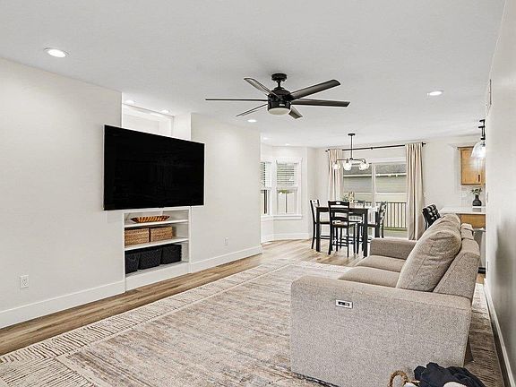 4th image of 5113 Bridle Ln