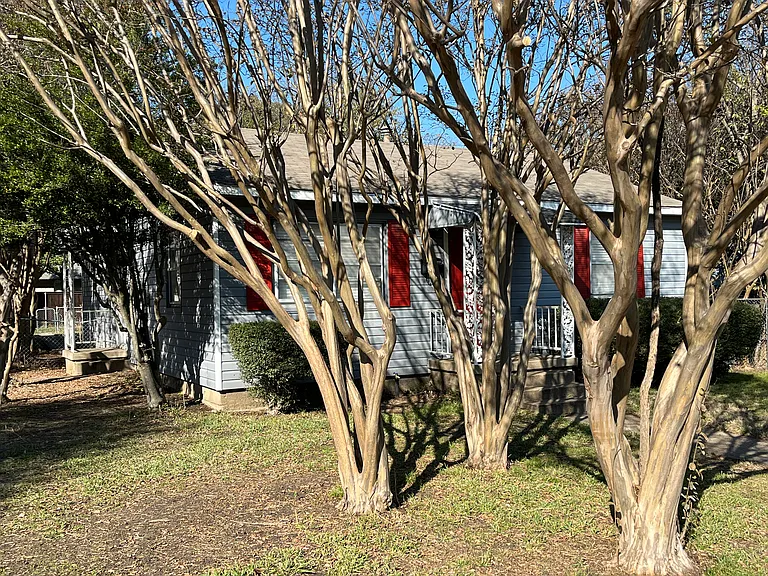 1319 Hansboro Ave — Photo 3