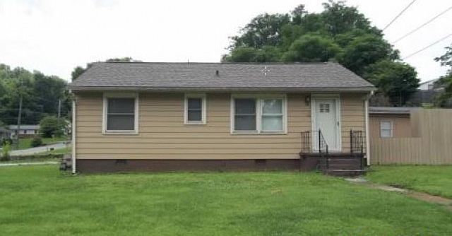 2nd image of 2140 W Gilbert Ln