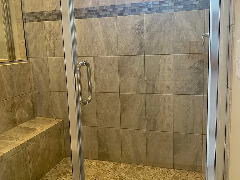 124 Tree Hill Ln — Photo 12