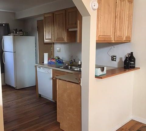 3rd image of 3939 N Paulina St APT Coach