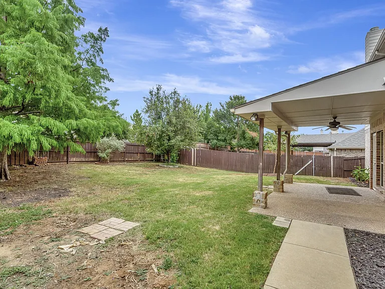 210 Red Bluff Dr — Photo 23