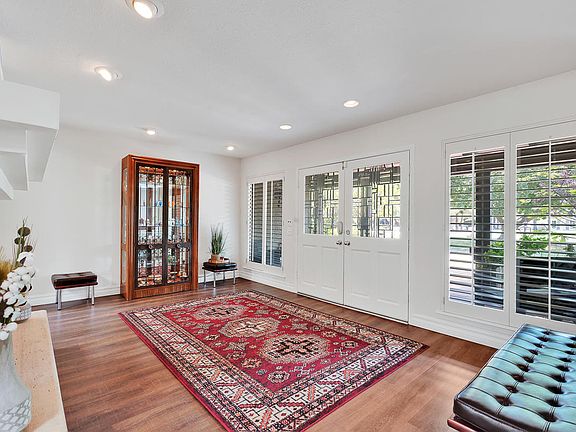 4th image of 4825 Olmos St