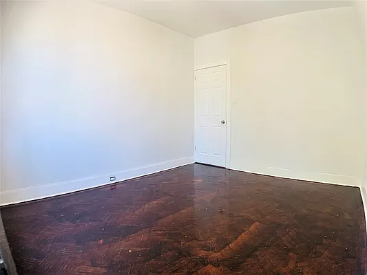 Rented by RealTegrity NY LLC | media 27