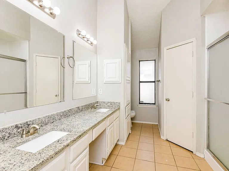 717 Parkwest Blvd — Photo 12