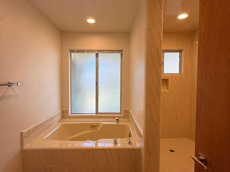 1470 Mercer Ct — Photo 52