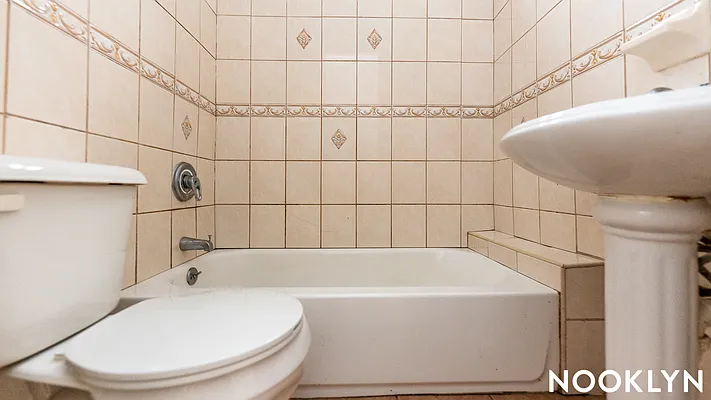 Rented by Nooklyn NYC LLC | media 10