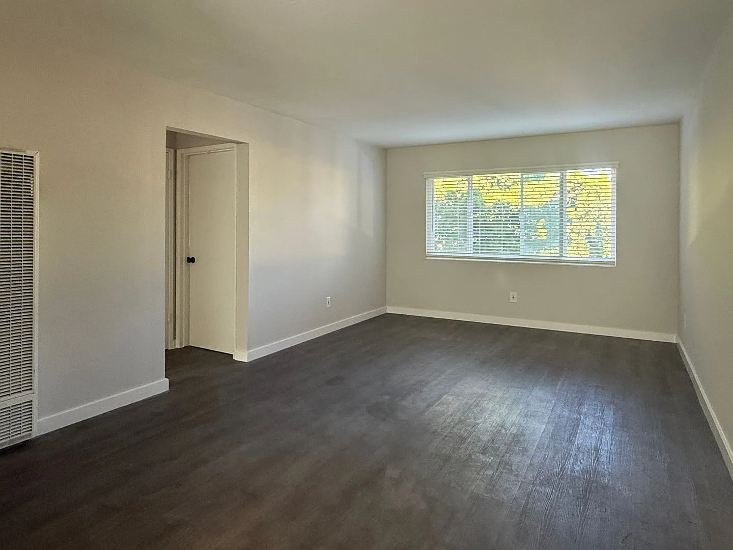 Remodeled 2 Bedroom 1 Bath Sunnyvale Apartment in Convenient Location — Photo 4