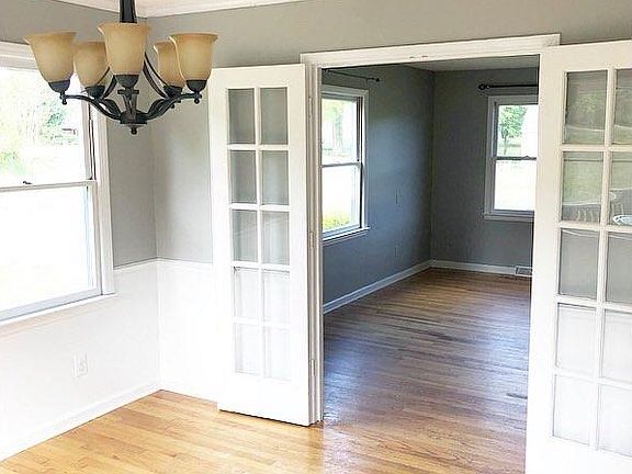 5th image of 100 Willow Ct