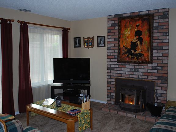 4th image of 2590 Gerald Ct
