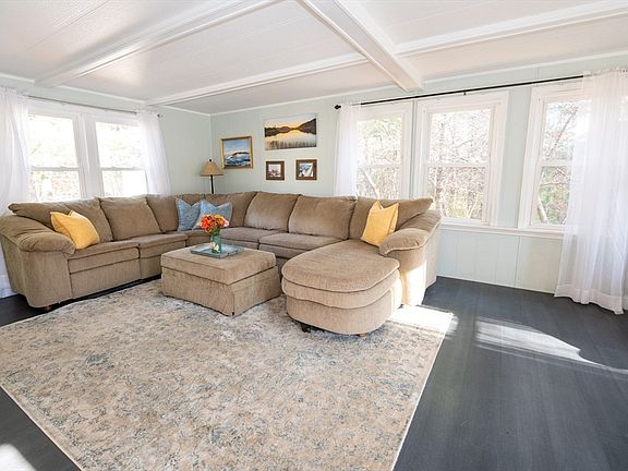 4th image of 1 Oldfield Dr