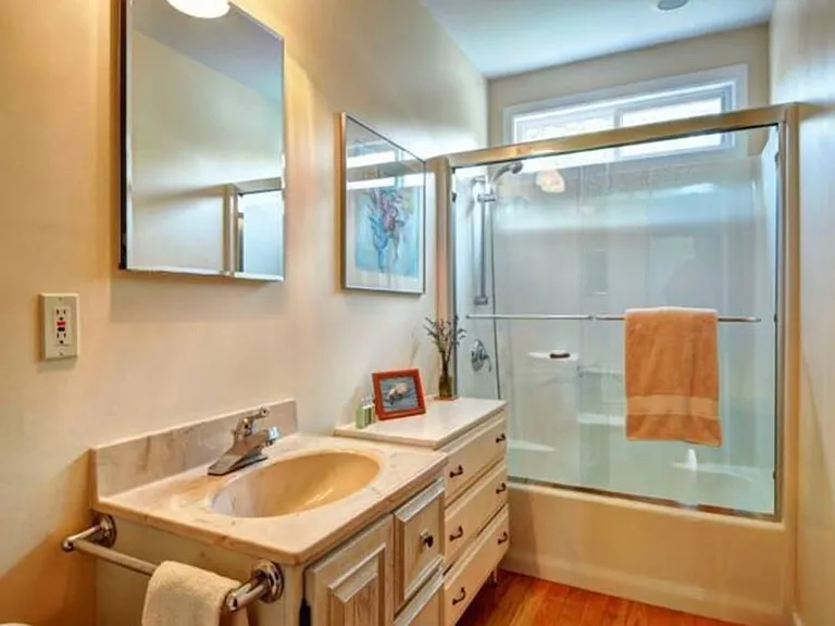 Maidstone Dr — Photo 9
