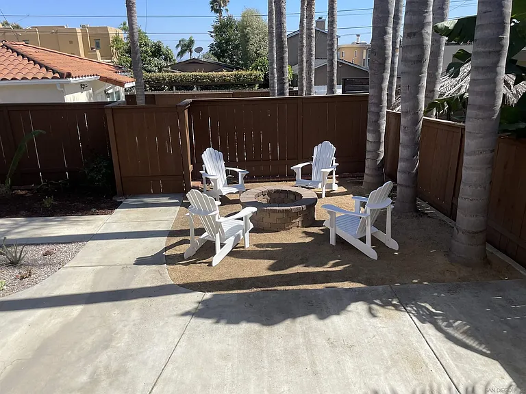 2119 Missouri St — Photo 27
