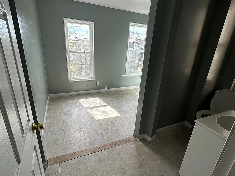 2903 Walbrook Ave — Photo 10
