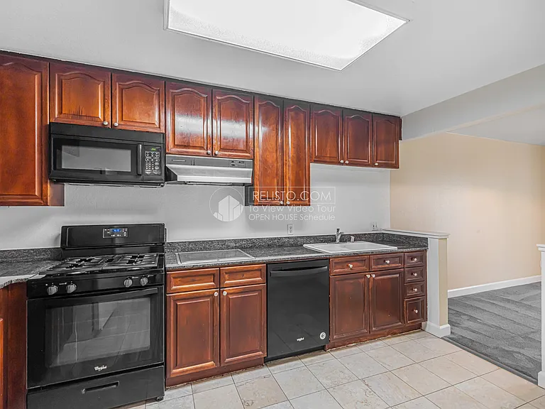 1112 Eddy #C — Photo 9