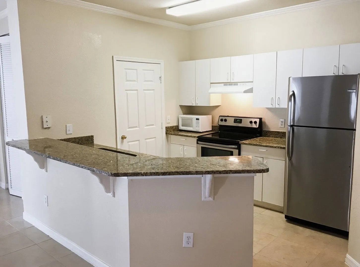 Upgraded 2/2 Condominium in Millenia at Mosaic — Photo 4