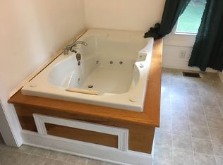 180 Taft St, Yadkinville, NC 27055