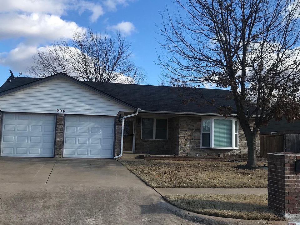 1st image of 904 S Patterson Dr