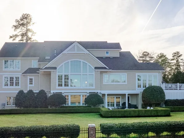 108 Fairway Valley Ct, Cary, NC 27513