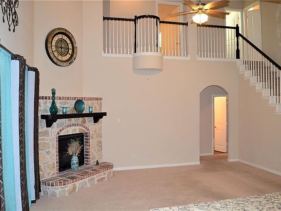 4th image of 1712 Chacon Canyon Dr