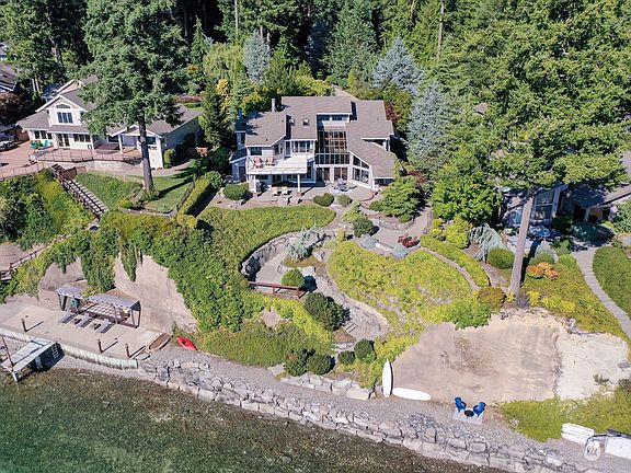 5th image of 9518 Beachwood Dr