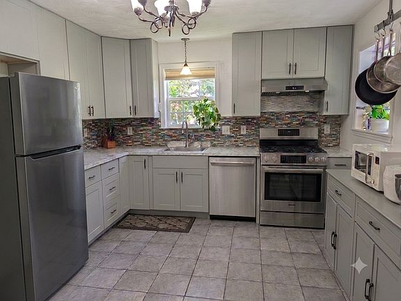 4th image of 105 Briarwood Dr #1
