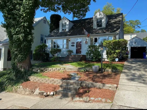 45 Harvard St, Pawtucket, RI 02860