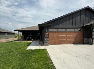 1506 W 20th Ave, Mitchell, SD 57301