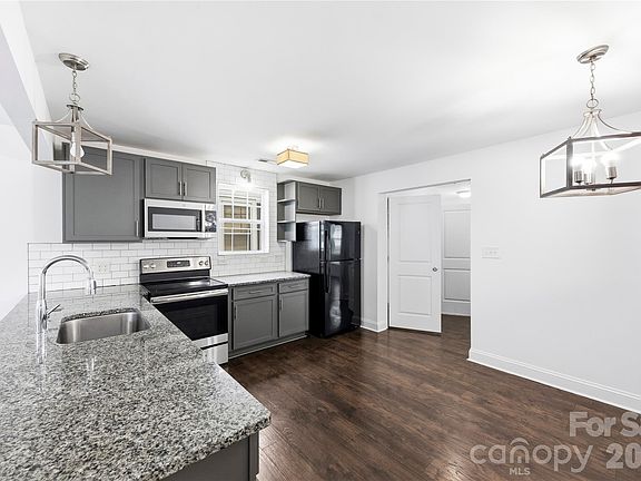 3rd image of 629 Center St