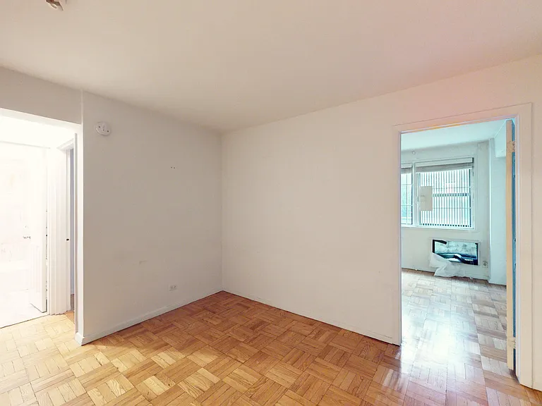 333 E 75th St #1D — Photo 5