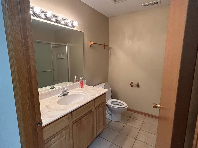 1361 Rock Run Dr #H — Photo 9