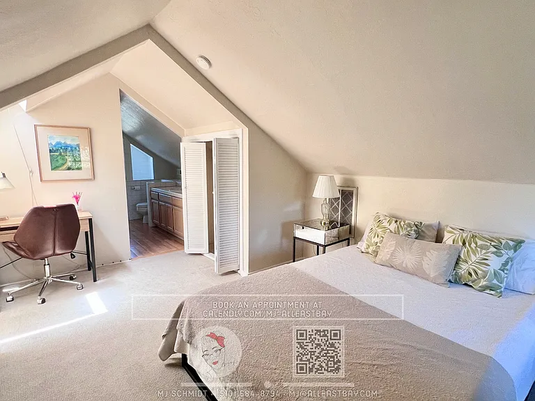 Large top floor 3 bedroom fully furnished walking distance to UC Berkeley Campus! — Photo 15