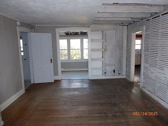 4th image of 49 South St