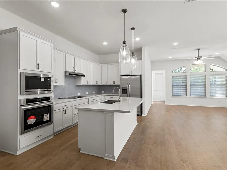1425 Cole Estates Dr — Photo 11