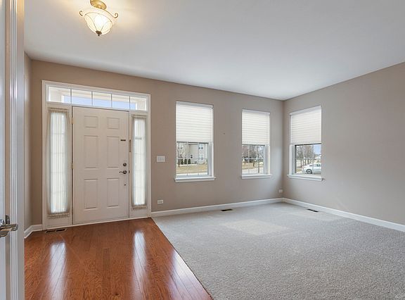 2nd image of 2865 Liberty Lakes Blvd