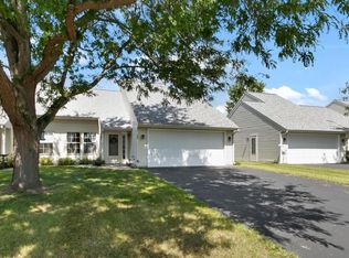 559 E Slifer St, Portage, WI 53901