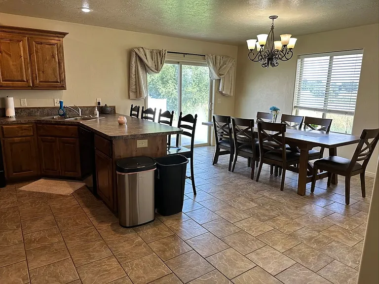 674 Tanglewood Dr — Photo 4