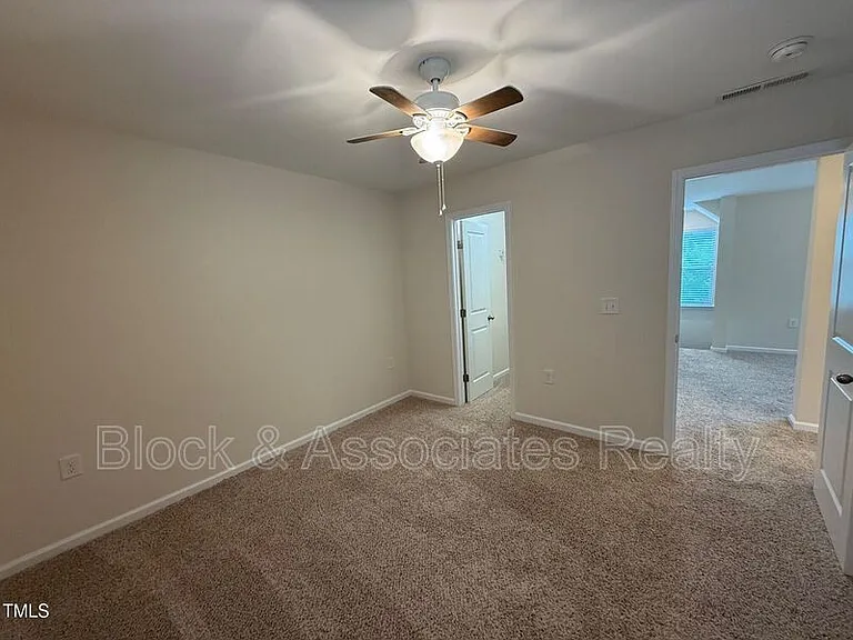 238 Begen St — Photo 24