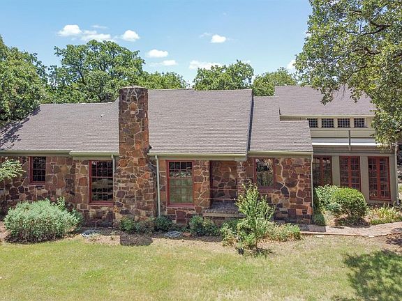 3rd image of 2300 California Ln