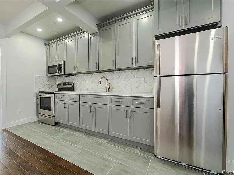 2115 Burr Ave #5D — Photo 6