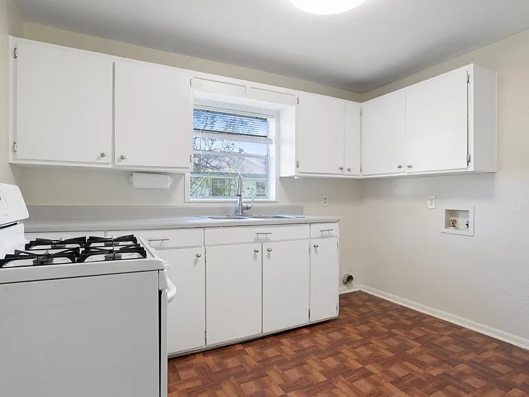 2402 Louisiana Ave — Photo 7