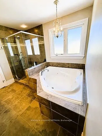 29 Franklin Cathcart Cres — Photo 14