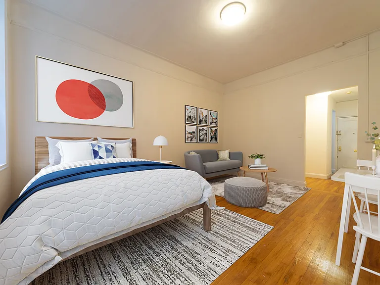 210 E 38th St #1B — Photo 3