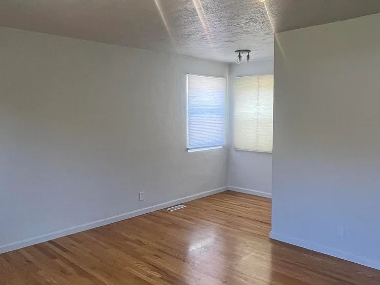 1020 Quincy St SE — Photo 10