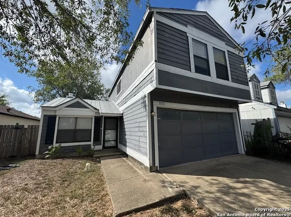 10010 Amber Field Dr, San Antonio, TX 78245