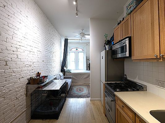 1st image of 224 E 7th St APT 1