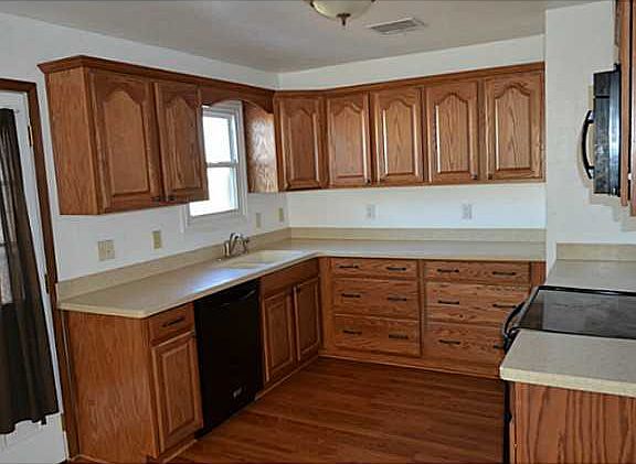 3rd image of 4209 SE 25th St