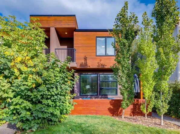 1938 W 33rd St SW #1, Calgary, AB T3E 2S5