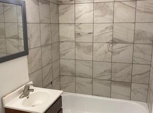 7232 Park Ave APT 1, Summit, IL 60501